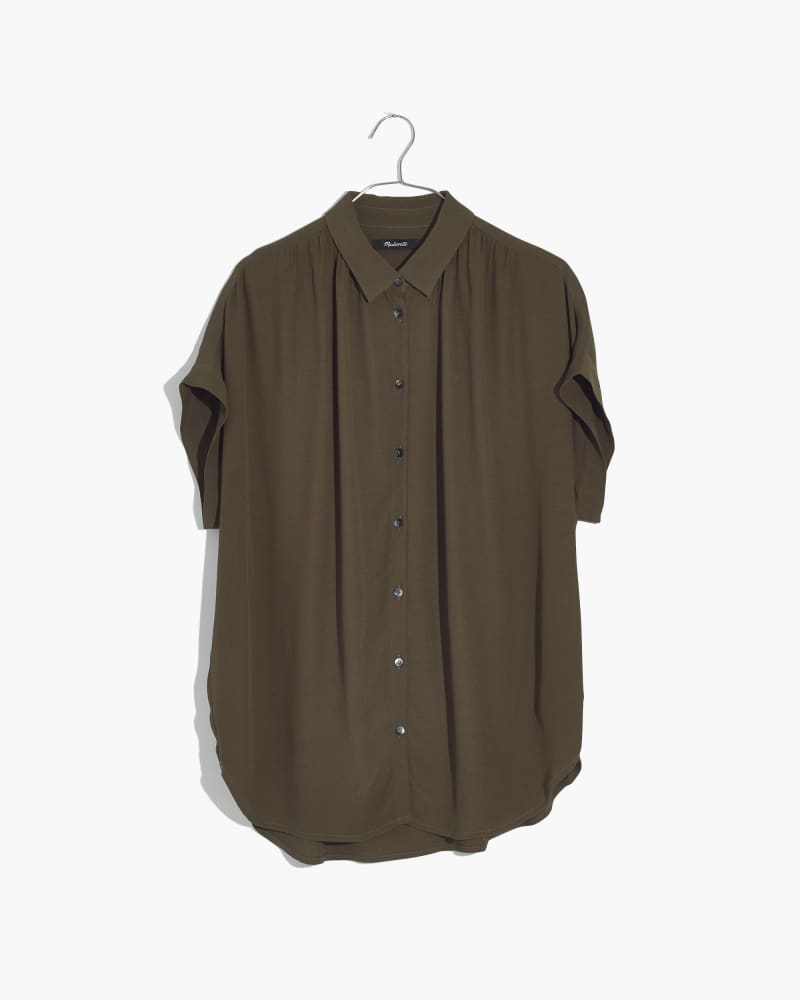 Front of a size 1X DRAPEY CENTRAL SHIRT in Olive Green by Madewell. | dia_product_style_image_id:215517